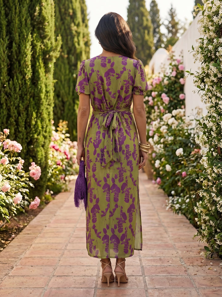 Abito Elegante in Tessuto di Seta